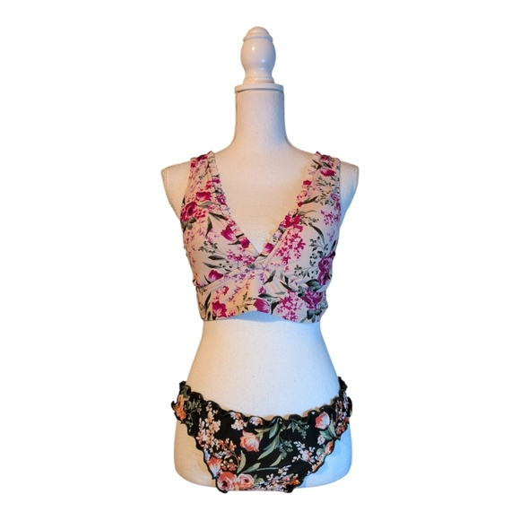 Mossimo Supply Co. Other - Mossimo Green Pink Floral Ruffle Bikini Top & Bottom